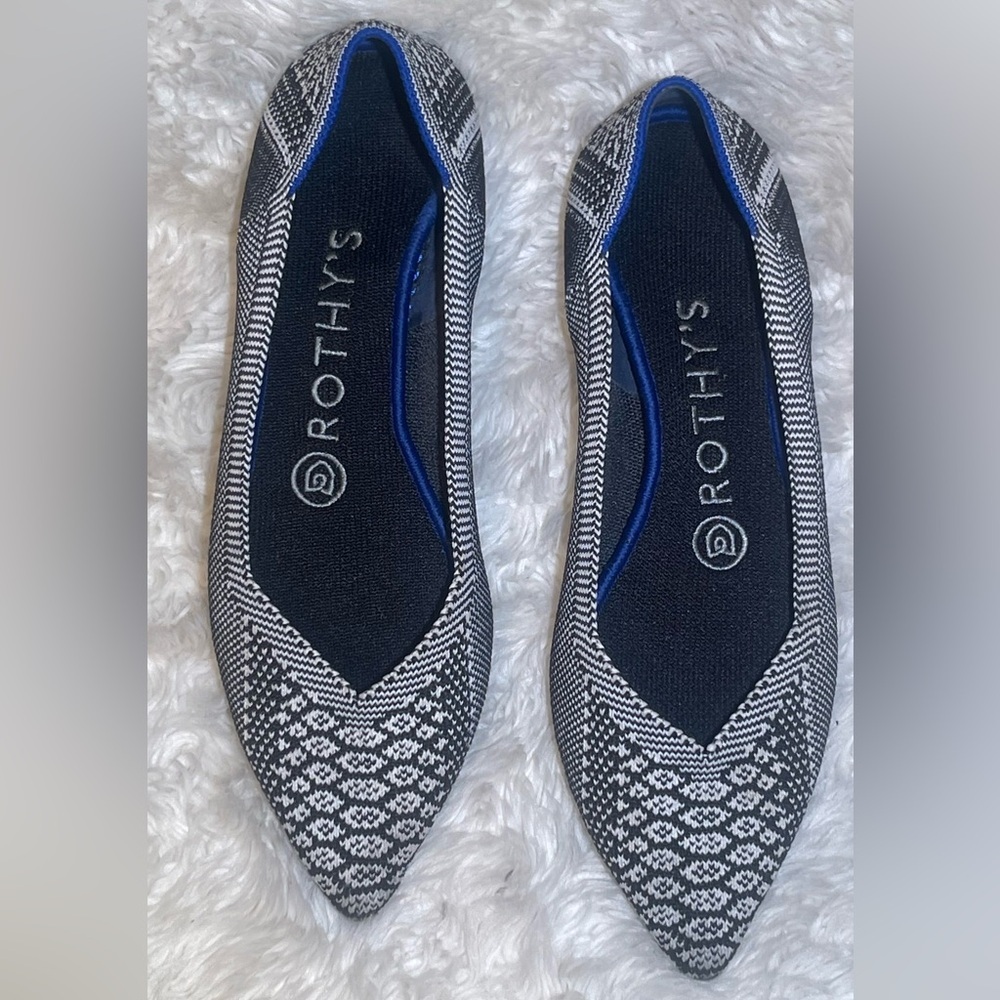 Rothy’s RARE retired women’s pistachio python pointed flat shoes size 6